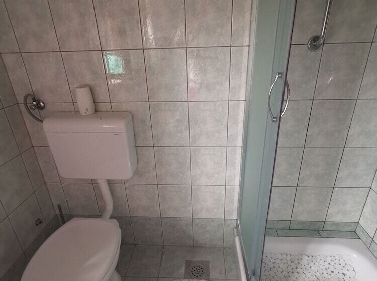 بنسيون Guest House Accommodation Rupine