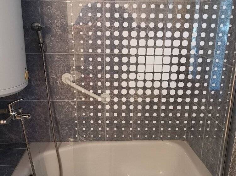 بنسيون Guest House Accommodation Rupine