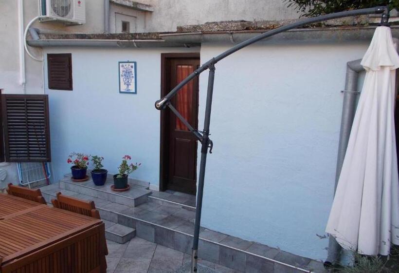 بنسيون Guest House Accommodation Rupine