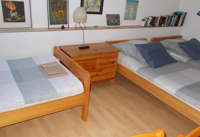 بنسيون Guest House Accommodation Rupine