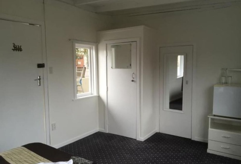 بنسيون Kokatahi Valley Country Inn