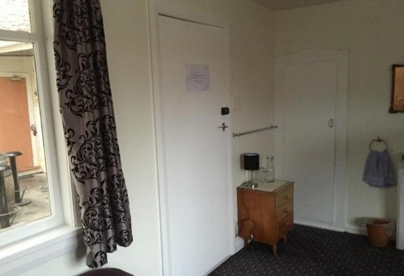 بنسيون Kokatahi Valley Country Inn