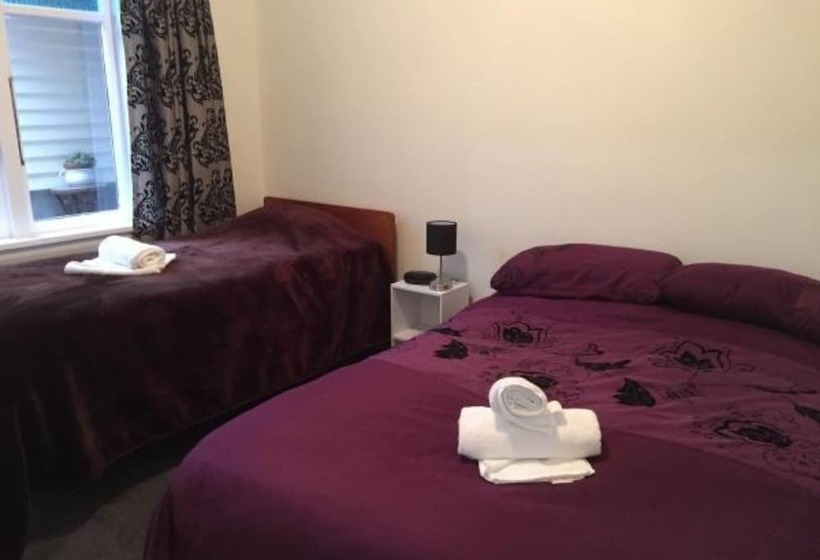 بنسيون Kokatahi Valley Country Inn