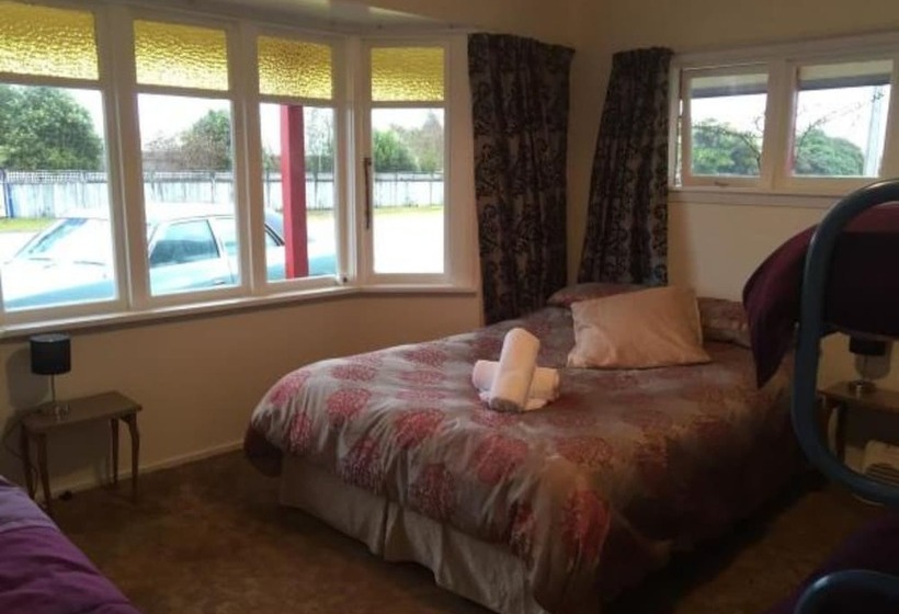 بنسيون Kokatahi Valley Country Inn