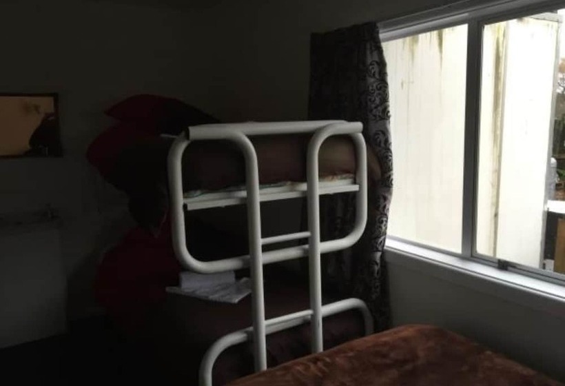 بنسيون Kokatahi Valley Country Inn