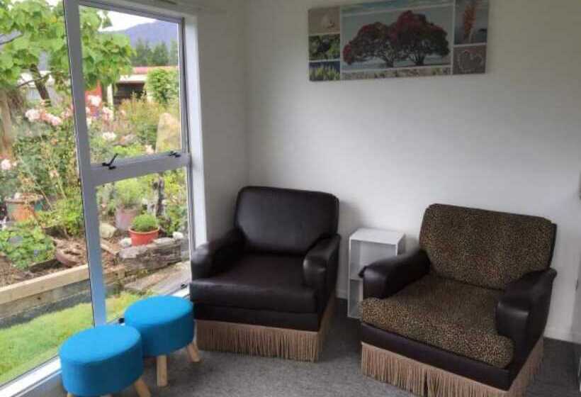 بنسيون Kokatahi Valley Country Inn