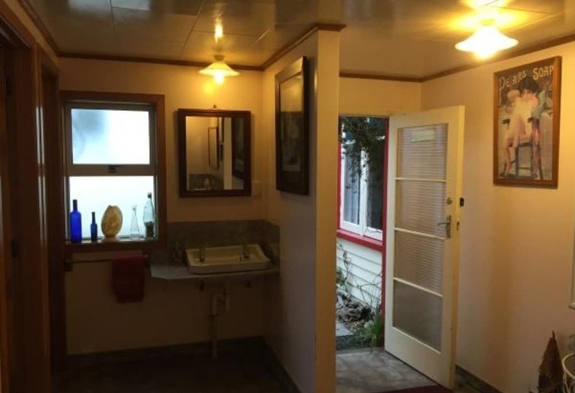 بنسيون Kokatahi Valley Country Inn