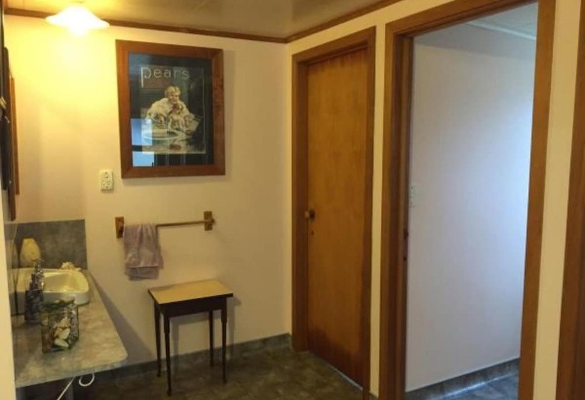 بنسيون Kokatahi Valley Country Inn