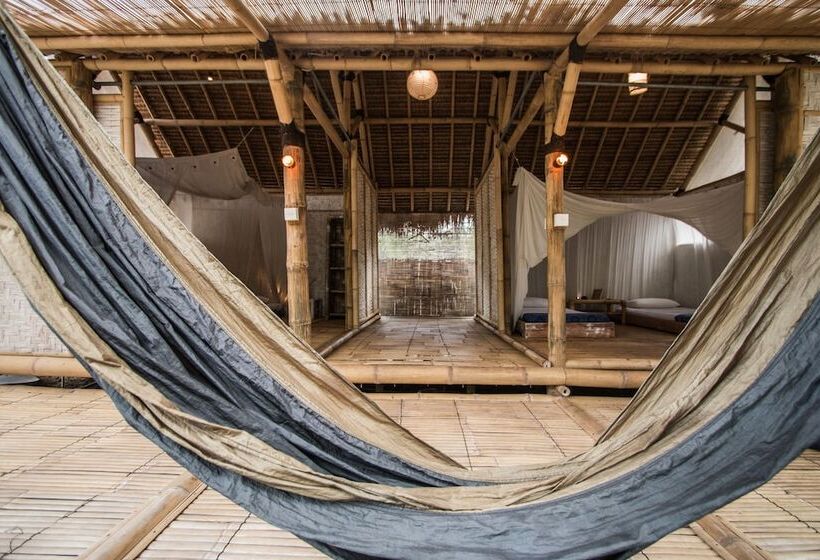 פנסיון Maomeno