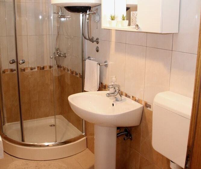 膳宿费 Old Theatre Rooms And Apartments