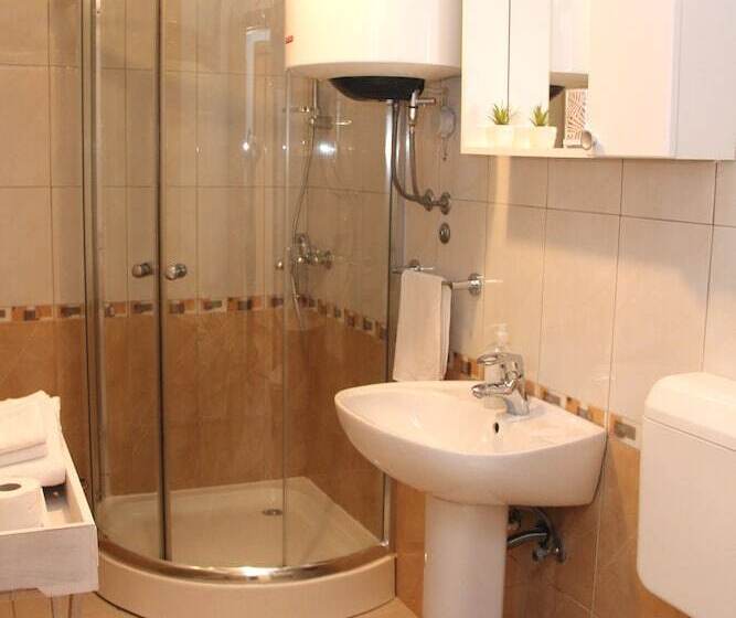 膳宿费 Old Theatre Rooms And Apartments