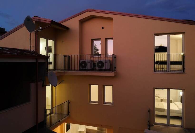 بنسيون Th Collection Rooms