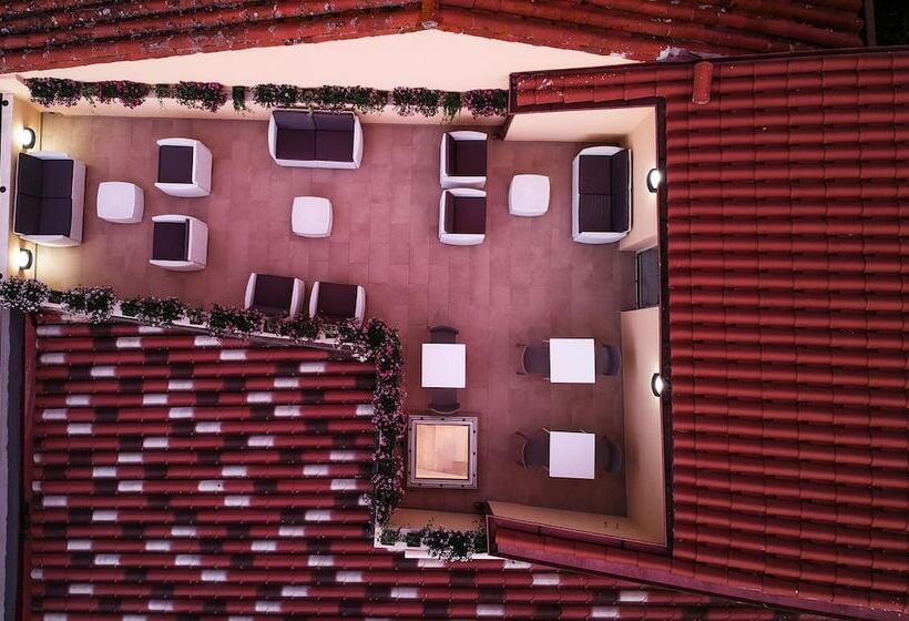 بنسيون Th Collection Rooms