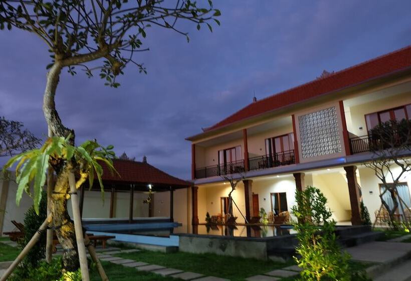 بنسيون Tom S Inn Pecatu