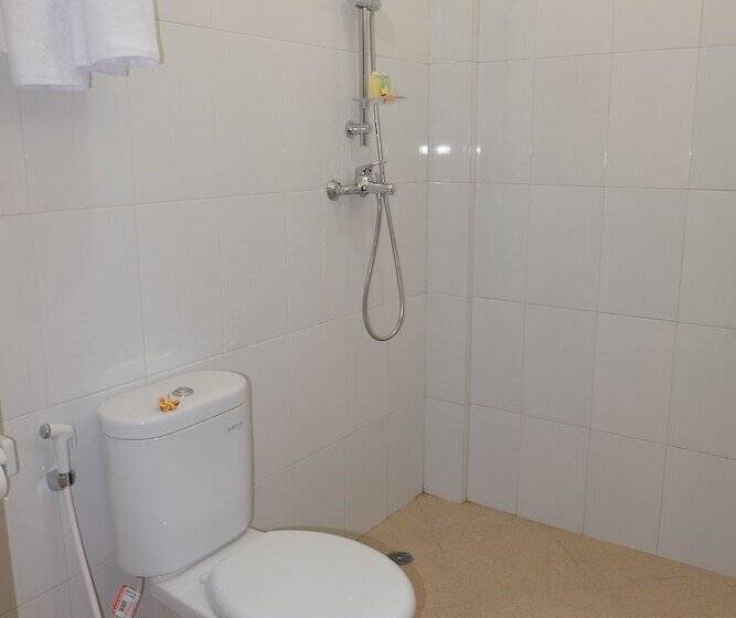 بنسيون Tom S Inn Pecatu