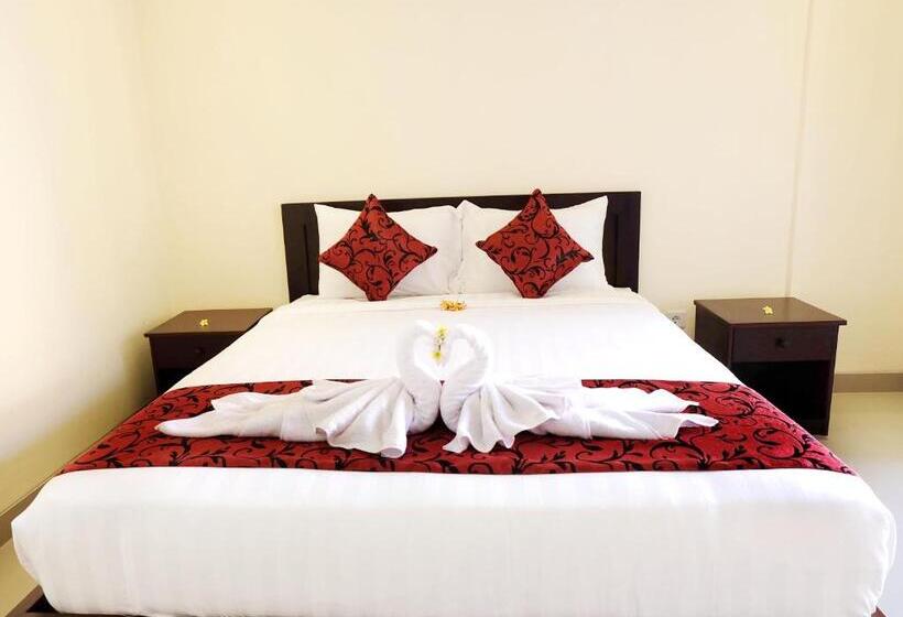 بنسيون Tom S Inn Pecatu