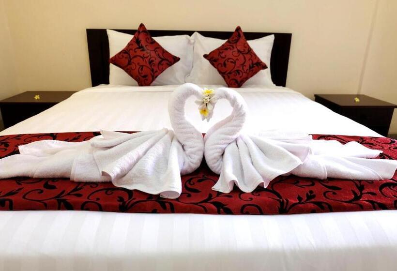 بنسيون Tom S Inn Pecatu