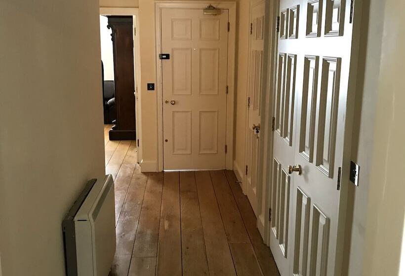 ペンション Violet Lodge