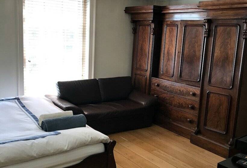 ペンション Violet Lodge