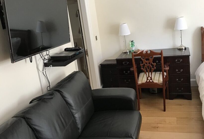 ペンション Violet Lodge