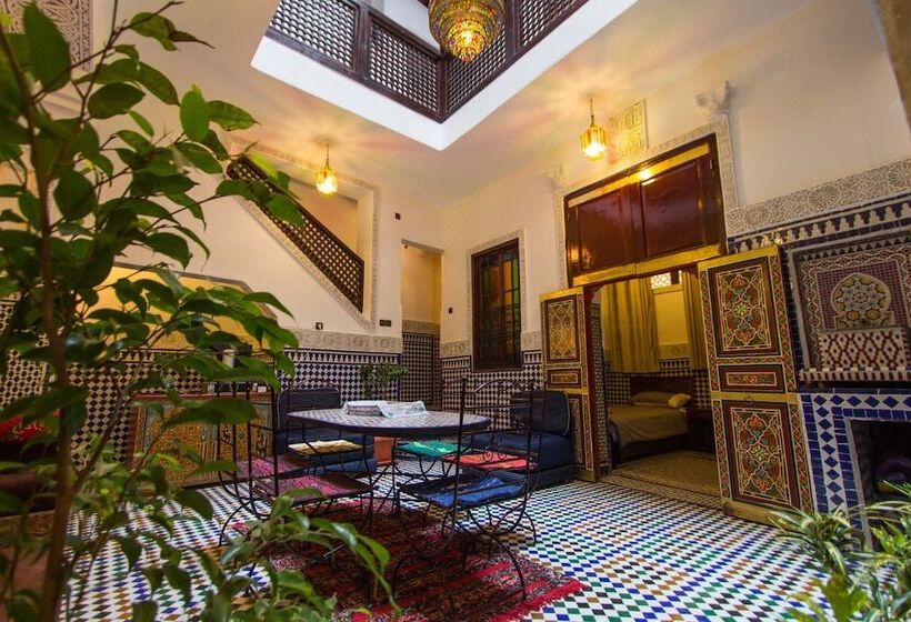 里亚德 Dar El Mathaf