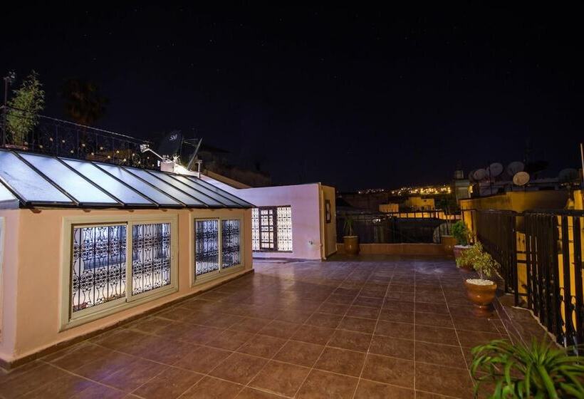 里亚德 Dar El Mathaf