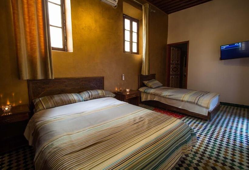 里亚德 Dar El Mathaf