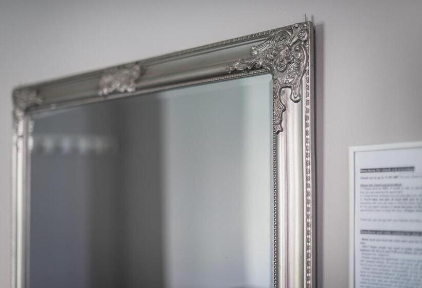 Space Paradise Apartments