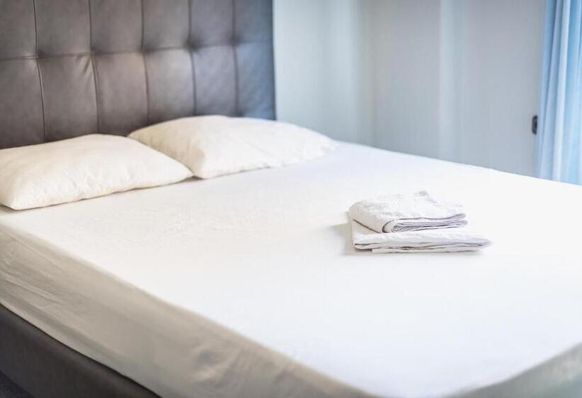 Space Paradise Apartments