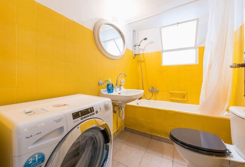 Space Paradise Apartments