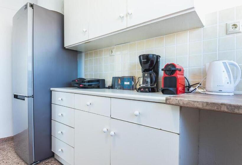 Super Paradise Apartments