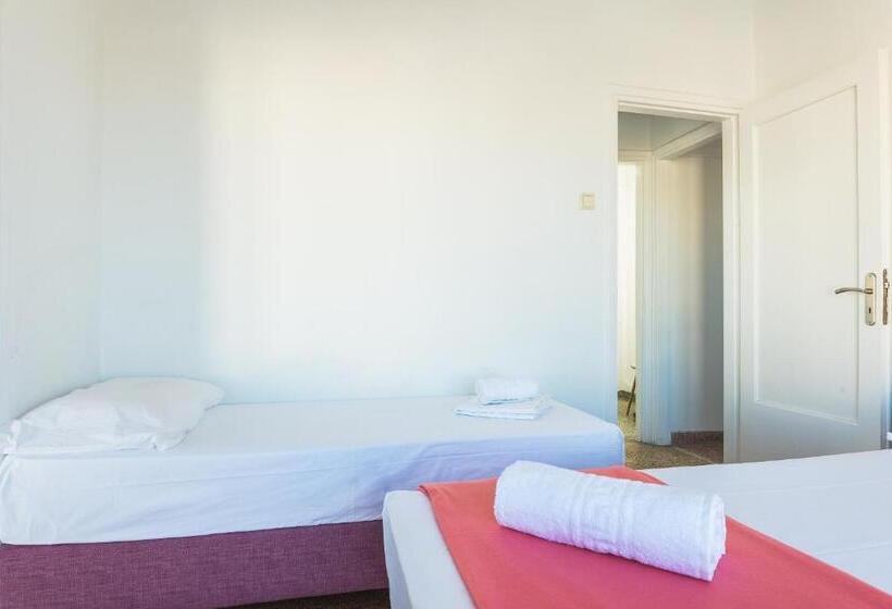 Super Paradise Apartments