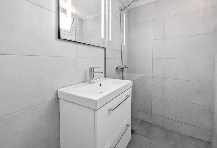 Super Paradise Apartments