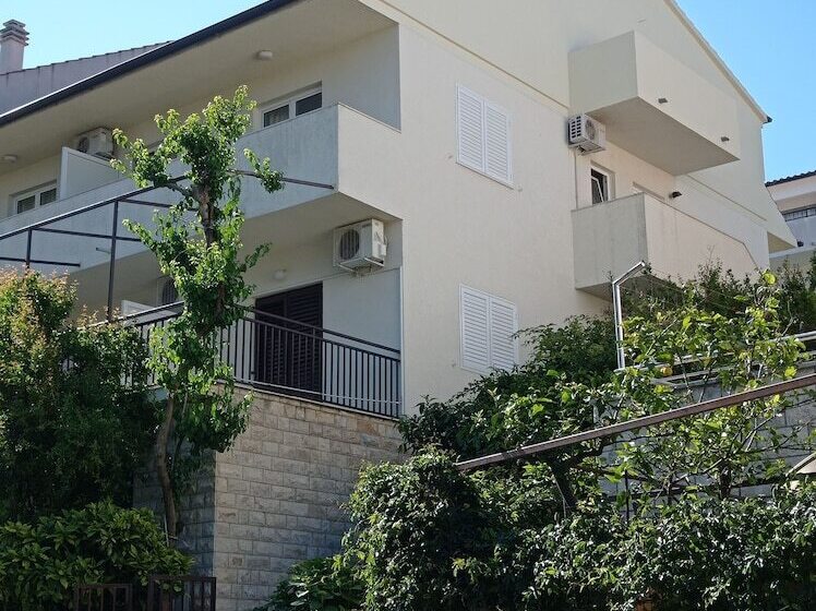 Apartments And Rooms Zvjezdana