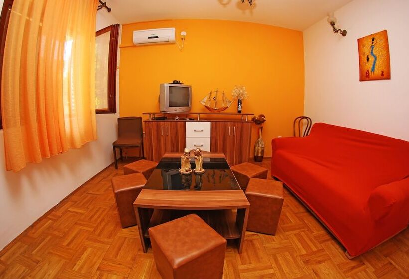 Apartments And Rooms Zvjezdana