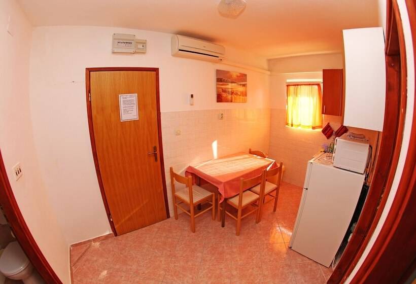 Apartments And Rooms Zvjezdana