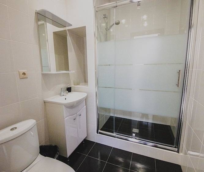 تختخواب و صبحانه Podkova Omsk