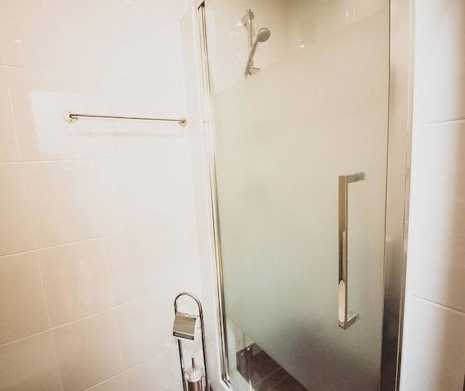 تختخواب و صبحانه Podkova Omsk