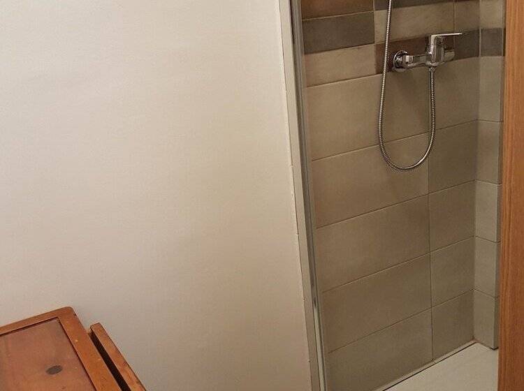 تختخواب و صبحانه Vila Koman Jezersko