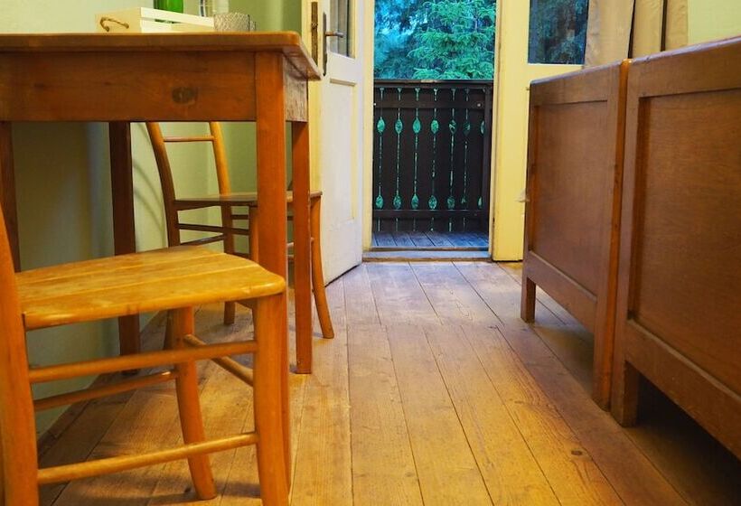 تختخواب و صبحانه Vila Koman Jezersko