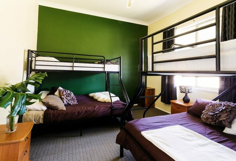 Coal D  Vine Cottage   Cessnock Nsw