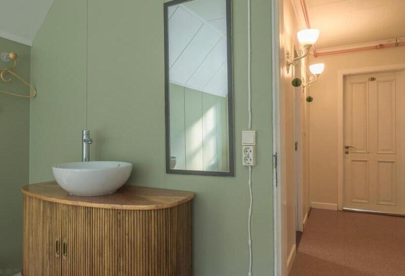 Hafaldan Hi Hostel, Old Hospital Building