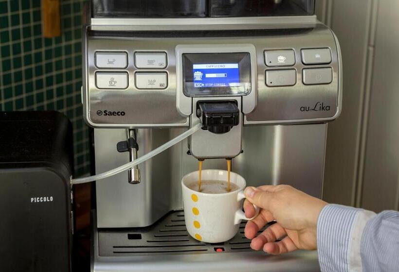 Hafaldan Hi Hostel, Old Hospital Building