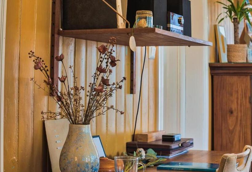 Hafaldan Hi Hostel, Old Hospital Building