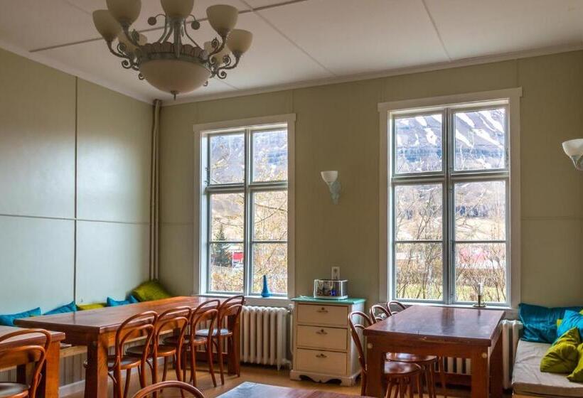 Hafaldan Hi Hostel, Old Hospital Building