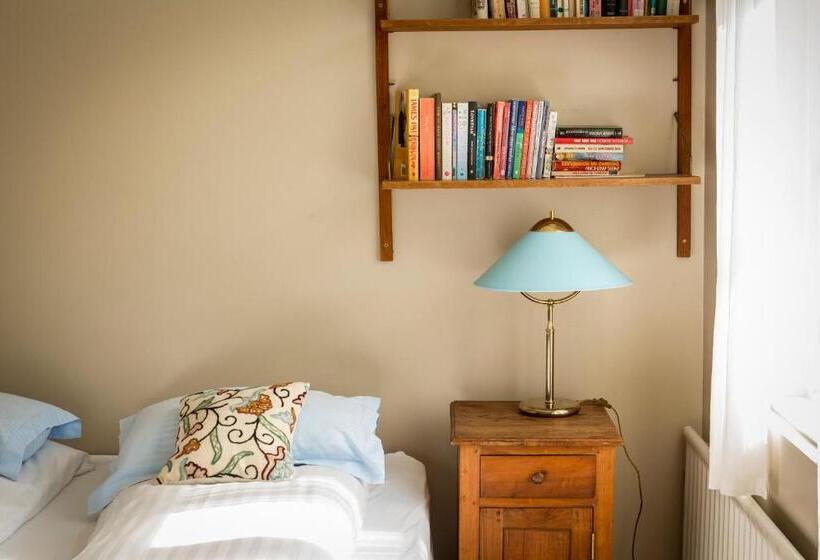 Hafaldan Hi Hostel, Old Hospital Building