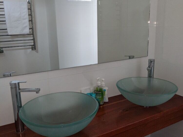 Hanover Bay Apartments