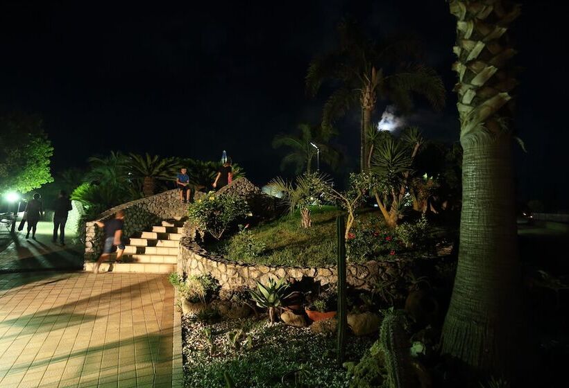 Хостел Calabrisella