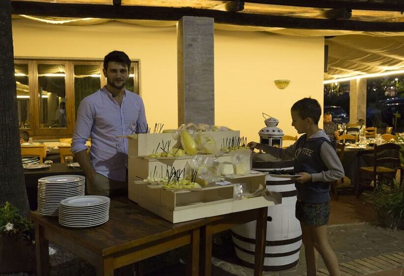 Хостел Calabrisella