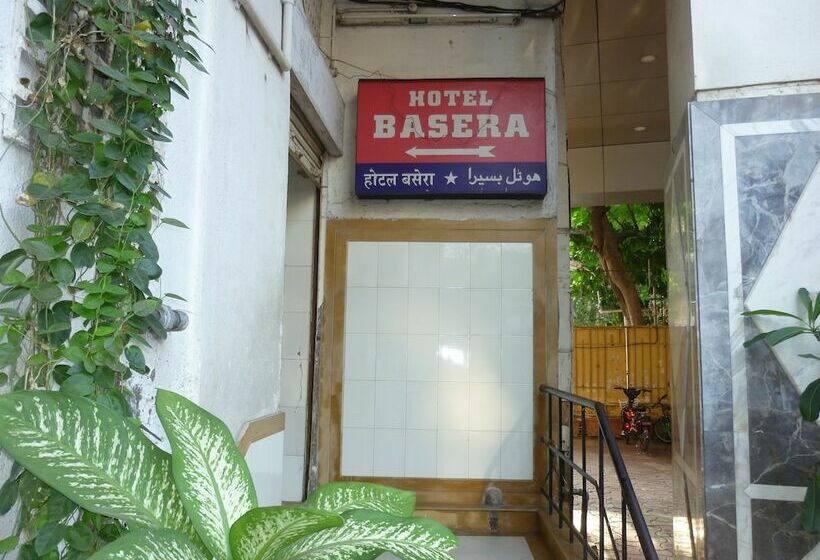 هتل Basera